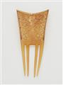 A Jugendstil tortoiseshell and pearl hair comb - image-3