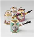 A Meissen porcelain hot chocolate pot with chinoiserie scenes - image-2