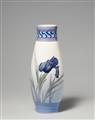 Vase mit Iris - image-1