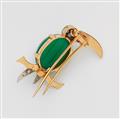 An 18k gold and chrysoprase toucan clip brooch - image-2