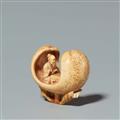 An ivory netsuke of go players in a peach. First half 19th century - image-3