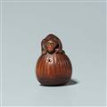 A boxwood and ivory netsuke of a monkey with a worm. Mid-19th century - image-3