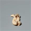 An ivory netsuke of a rat on beans. Last third 19th century - image-3