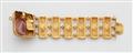 An 18k gold and sardonyx cameo bracelet - image-3
