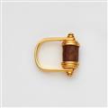 An 18k gold ring with an ancient Egyptian cylinder seal - image-4