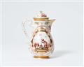 A Meissen porcelain coffee pot with finely painted Hoeroldt Chinoiseries - image-2