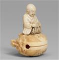 An ivory netsuke of a monk on a temple gong, by Kogyoku. Second half 19th century - image-1