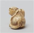 An ivory netsuke of a seated tiger, in the manner of Hakuryu. First half 19th century - image-4