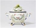 A Meissen porcelain tureen and platter with bird decor - image-4
