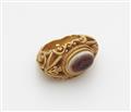 A 22k gold ring with an ancient intaglio - image-4