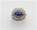 An 18k rose gold sapphire ring - image-2