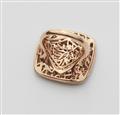 An 18k rose gold and coloured diamond ring "Summer" - image-4