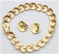 An 18k gold necklace and pair of clip earrings - image-2