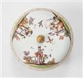 A large Meissen porcelain sugar box with chinoiseries - image-2