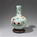 A large famille rose nine peaches bottle vase, tianqiuping. Qing dynasty (1644–1911), 19th century - image-2