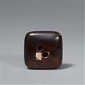 A lacquered and glazed earthenware manju. Mid-19th century - image-2
