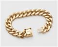 A German 18k gold chain bracelet with diamond clasp. - image-2