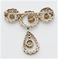 A German 14k gold and diamond Art Déco brooch. - image-2