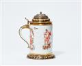 An important Meissen porcelain tankard with hausmaler decor - image-2