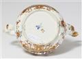 A Meissen porcelain teapot with Chinoiserie decor - image-5