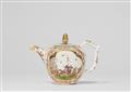 A small Meissen porcelain jug with Hoeroldt Chinoiseries - image-1