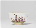 A Meissen porcelain tea bowl and saucer with Chinoiserie decor - image-3