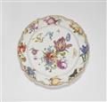 A round Nymphenburg porcelain platter linked to the court service - image-1