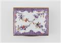 A porcelain snuff box with scale pattern decor - image-1