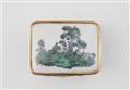 A Meissen porcelain snuff box with hunting scenes - image-1