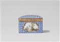 A porcelain snuff box with elegant couples and a depiction of Venus - image-8