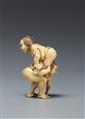 An ivory netsuke of two wrestlers. Mid-19th century - image-3