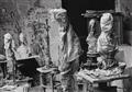 Ernst Scheidegger - Alberto Giacometti in seinem Pariser Atelier. Details des Ateliers mit Büsten und Wandmalereien - image-3
