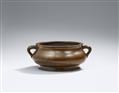 A bronze incense burner. Qing dynasty - image-1