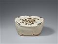 A Cizhou floral pilow. Northern Song/Jin dynasty, 12th/13th century - image-1