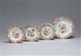 A group of four famille rose export plates. Yongzheng/Qianlong period (1723-1740) - image-1