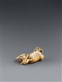 An ivory netsuke of a recumbent ox and a little boy. Late 18th century - image-3