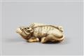 An ivory netsuke of a recumbent ox and a little boy. Late 18th century - image-4