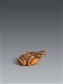 A boxwood netsuke of a toad. 19th century - image-1