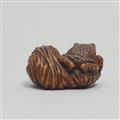 An Ise-Yamada boxwood netsuke of a toad next to a rock. 19th century - image-5
