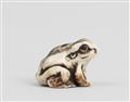 A stag antler ojime of a toad. 19th century - image-6
