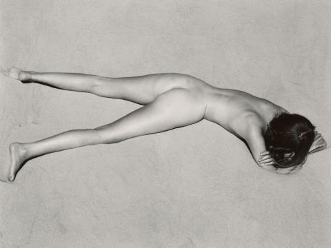 Edward Weston - Nude on sand, Oceano