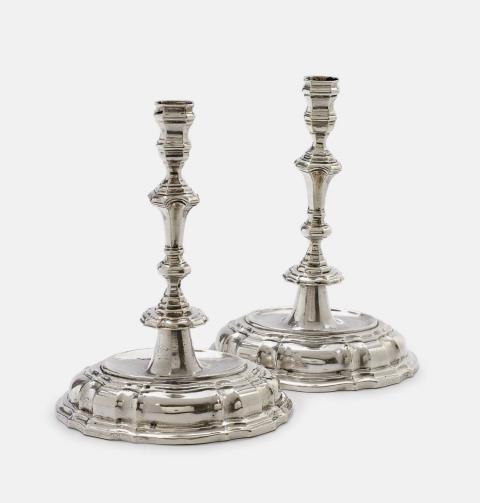 Johann George Pfister - A pair of silver candlesticks. Marks of Johann George Pfister, Neisse 1731.
