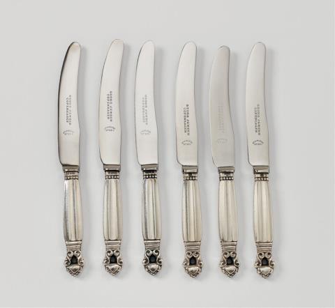 Johan Rohde - Six Copenhagen silver acorn pattern fruit knives no. 62. Design Johan Rohde 1915, made by Georg Jensen after 1945.