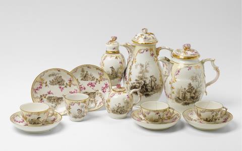 François Boucher - A KPM porcelain tea and coffee service with grisaille decor.