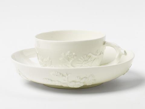 Wilhelm Caspar Wegely - A Wegely porcelain cup and saucer.