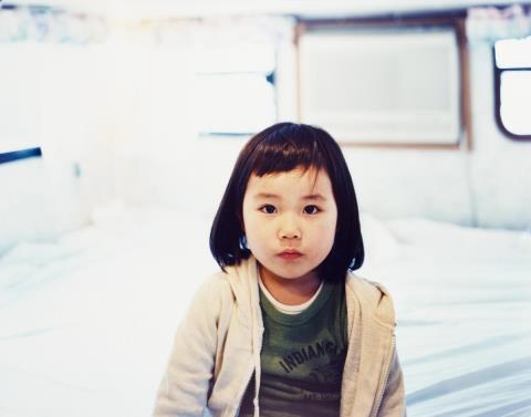 Takashi Homma - #8 (from the series: Tokyo and my Daughter)