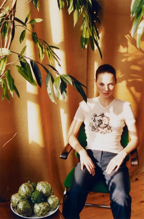 Wolfgang Tillmans - Kate with tree