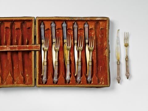 Johann Ludwig Laminit - An Augsburg silver cutlery set with agate handles. Comprising six knives and forks in a fitted case (of the period but not original). Marks of Johann Ludwig Laminit 1739 - 41.
