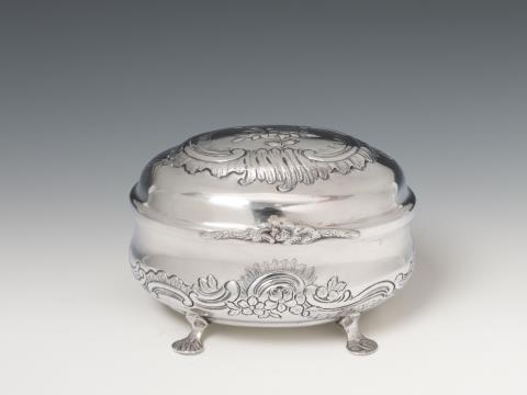 Daniel Matignon - A rococo silver sugar box. Marks of Daniel Matignon, ca. 1770.