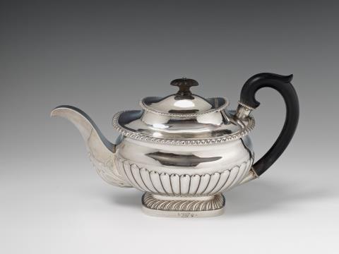 Johann George Hossauer - A Berlin silver teapot. Monogrammed to the underside "EA/Fr". Marks of George Friedrich Hossauer, ca. 1830.